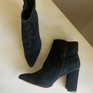 Suede pointed toe ankle boots